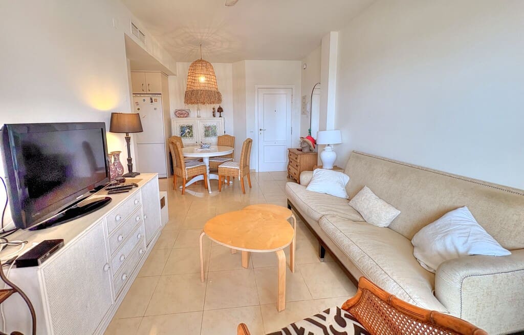 2 sovrum Lägenhet att hyra i Benajarafe med pool garage - 1 200 € (Ref: 10118831)