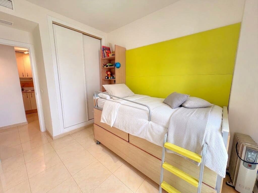 2 sovrum Lägenhet att hyra i Benajarafe med pool garage - 1 200 € (Ref: 10118831)