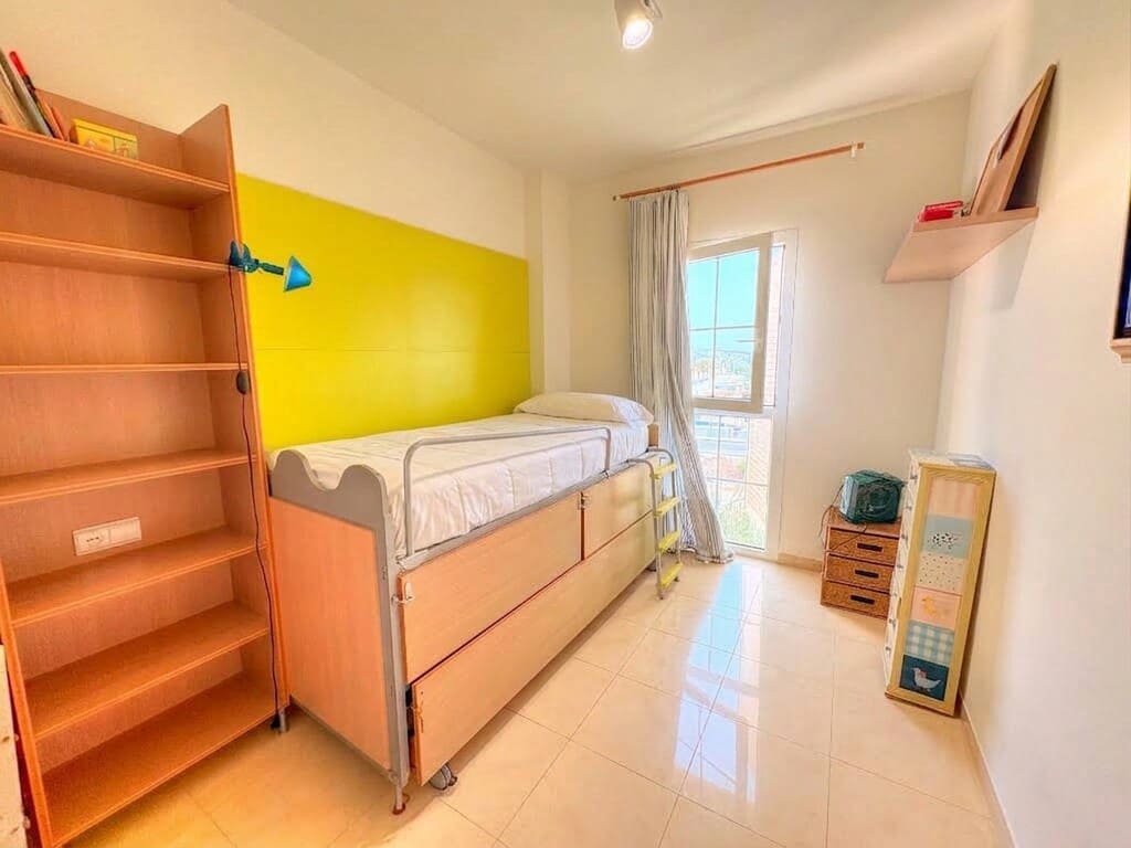 2 sovrum Lägenhet att hyra i Benajarafe med pool garage - 1 200 € (Ref: 10118831)
