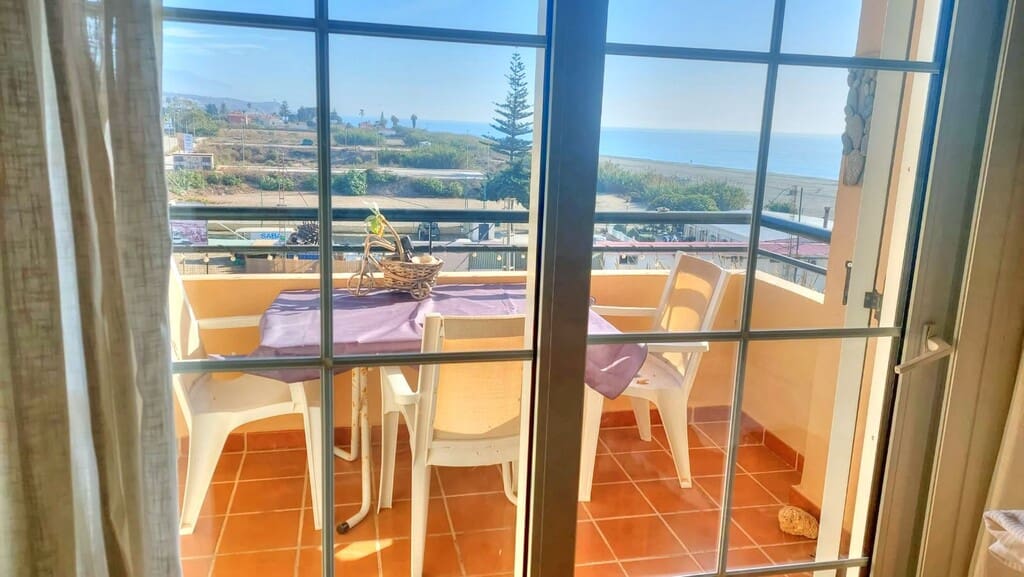 2 sovrum Lägenhet att hyra i Benajarafe med pool garage - 1 200 € (Ref: 10118831)