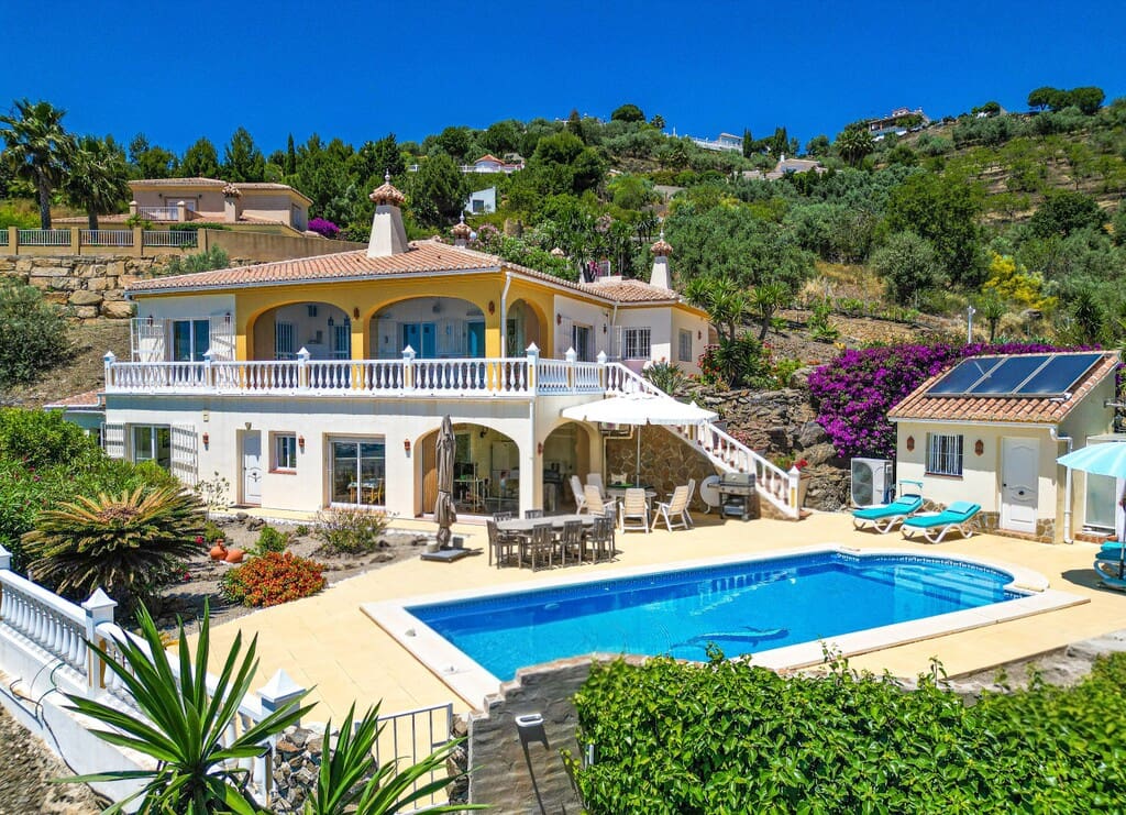 4 quarto Moradia para venda em Arenas com piscina garagem - 895 000 € (Ref: 10118832)