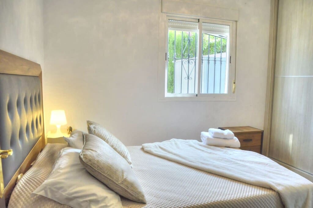 2 sovrum Villa att hyra i Alcaucin med pool garage - 1 300 € (Ref: 10128121)