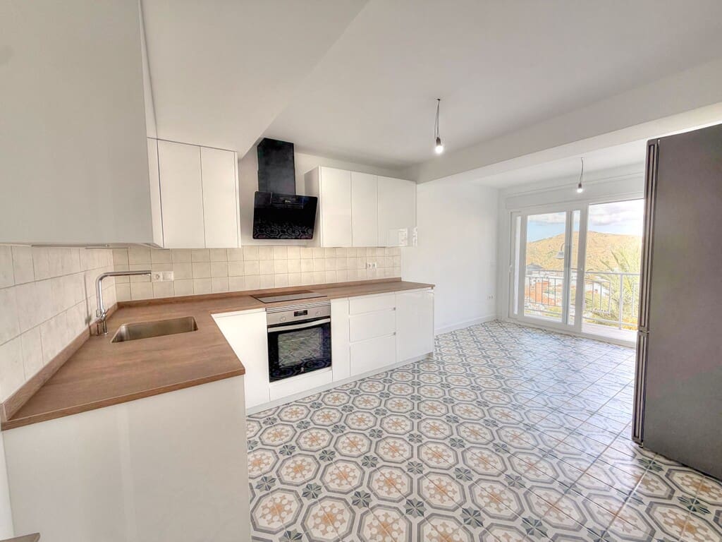 5 slaapkamer Huis te koop in Competa met garage - € 350.000 (Ref: 10148343)