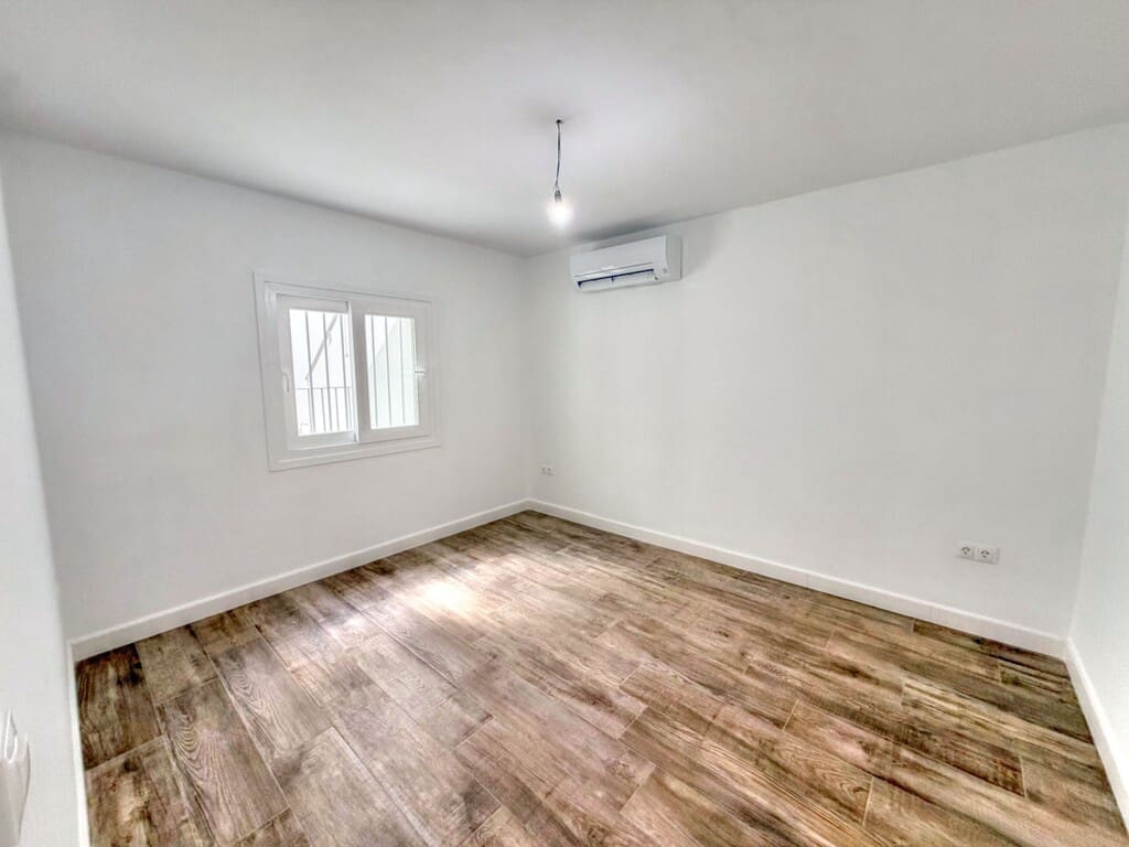5 slaapkamer Huis te koop in Competa met garage - € 350.000 (Ref: 10148343)