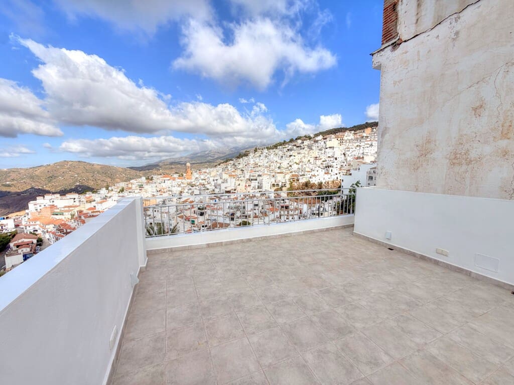 5 slaapkamer Huis te koop in Competa met garage - € 350.000 (Ref: 10148343)
