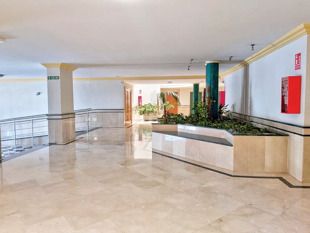 2 soveværelse Penthouse til leje i Vinuela med swimmingpool garage - € 950 (Ref: 10159109)