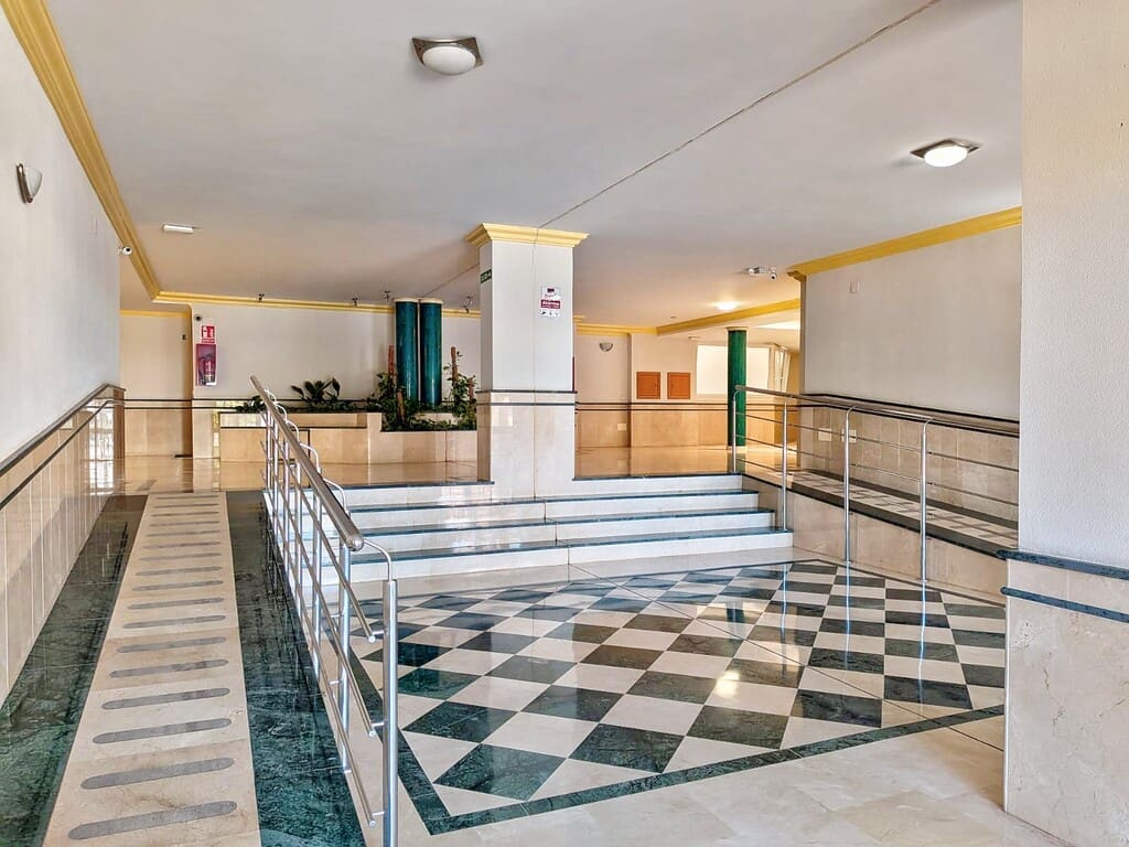 2 soveværelse Penthouse til leje i Vinuela med swimmingpool garage - € 950 (Ref: 10159109)