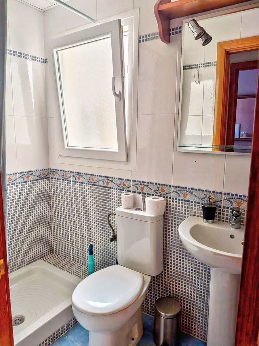 2 soveværelse Penthouse til leje i Vinuela med swimmingpool garage - € 950 (Ref: 10159109)