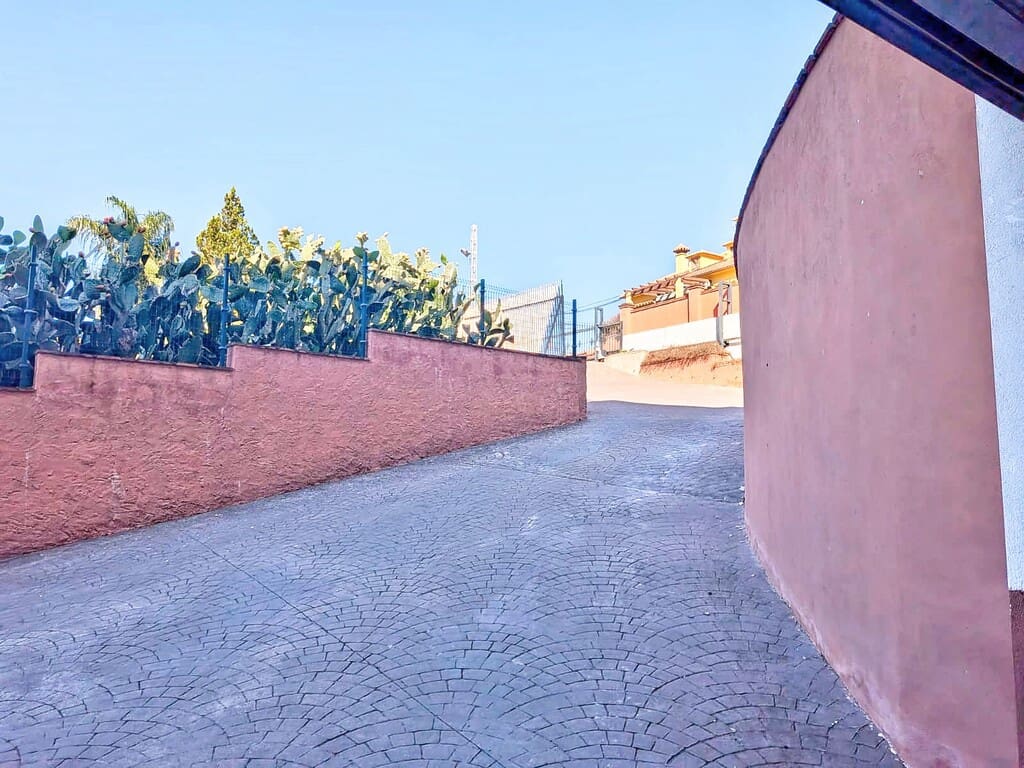 2 soveværelse Penthouse til leje i Vinuela med swimmingpool garage - € 950 (Ref: 10159109)