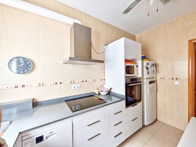2 soveværelse Penthouse til leje i Viñuela med swimmingpool garage - € 950 (Ref: 10159109)