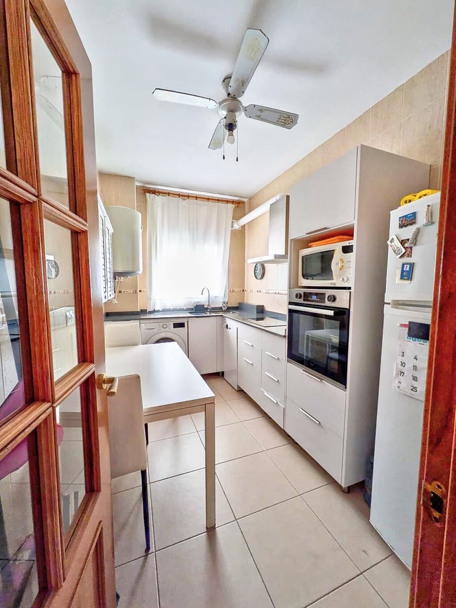 2 soveværelse Penthouse til leje i Vinuela med swimmingpool garage - € 950 (Ref: 10159109)