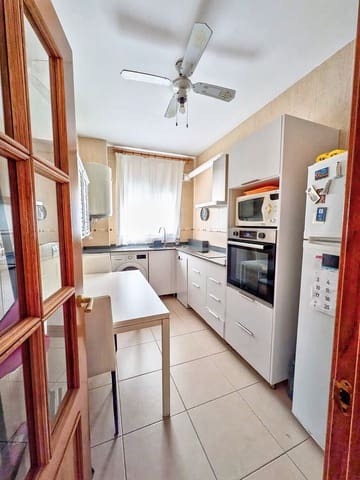 2 soveværelse Penthouse til leje i Viñuela med swimmingpool garage - € 950 (Ref: 10159109)