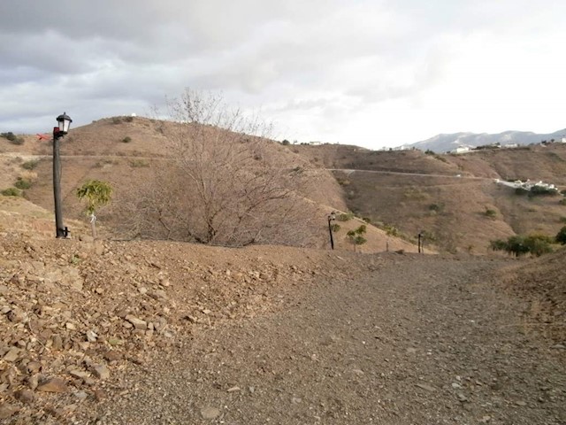 Mark till salu i Canillas de Aceituno - 470 000 € (Ref: 1968294)