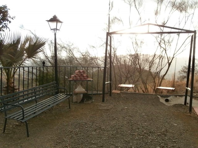 Mark till salu i Canillas de Aceituno - 470 000 € (Ref: 1968294)