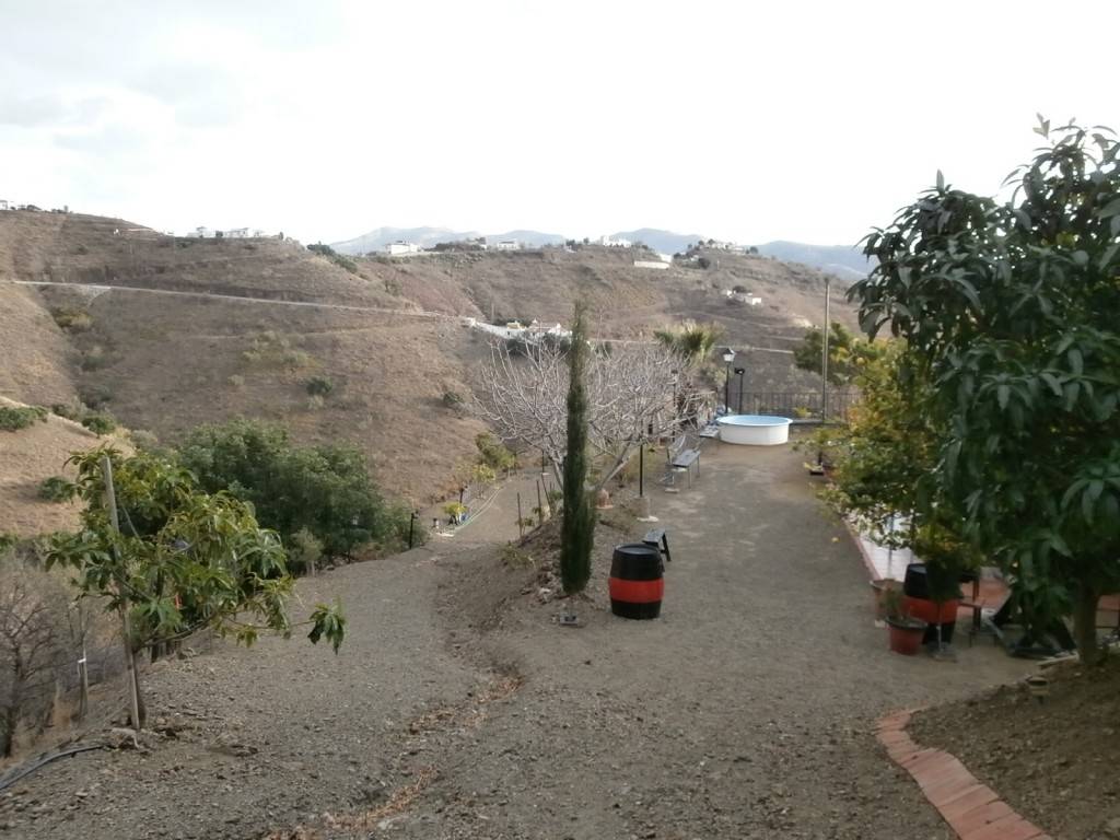 Grunde uden byggetilladelser til salg i Canillas de Aceituno - € 470.000 (Ref: 1968294)