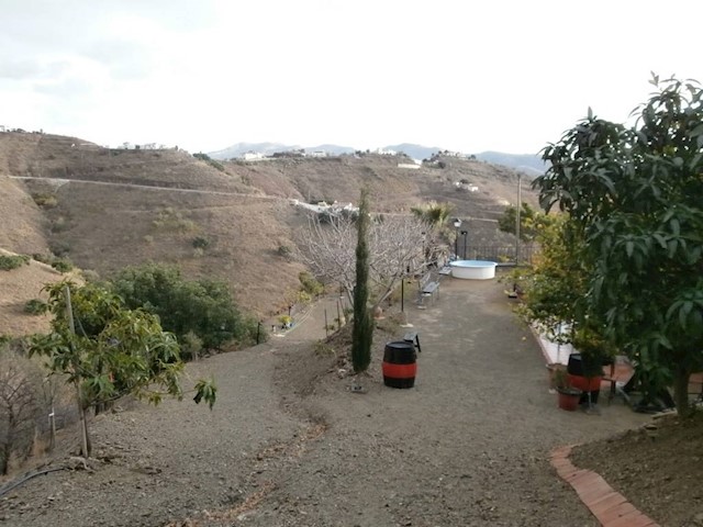 Mark till salu i Canillas de Aceituno - 470 000 € (Ref: 1968294)