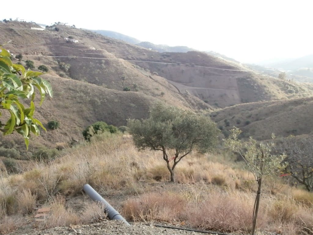 Grunde uden byggetilladelser til salg i Canillas de Aceituno - € 470.000 (Ref: 1968294)