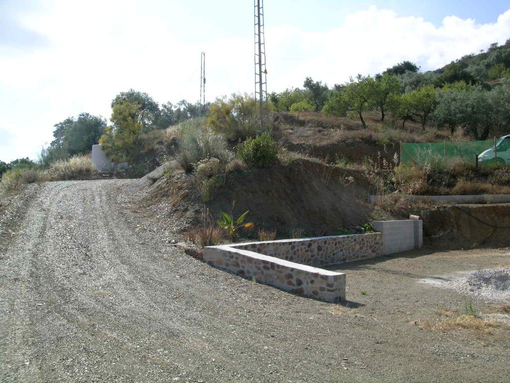 Grunde uden byggetilladelser til salg i Comares - € 25.000 (Ref: 1968384)