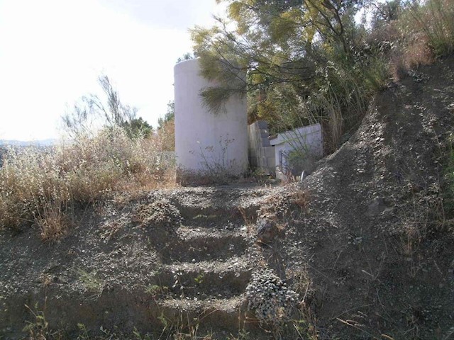 Grunde uden byggetilladelser til salg i Comares - € 25.000 (Ref: 1968384)