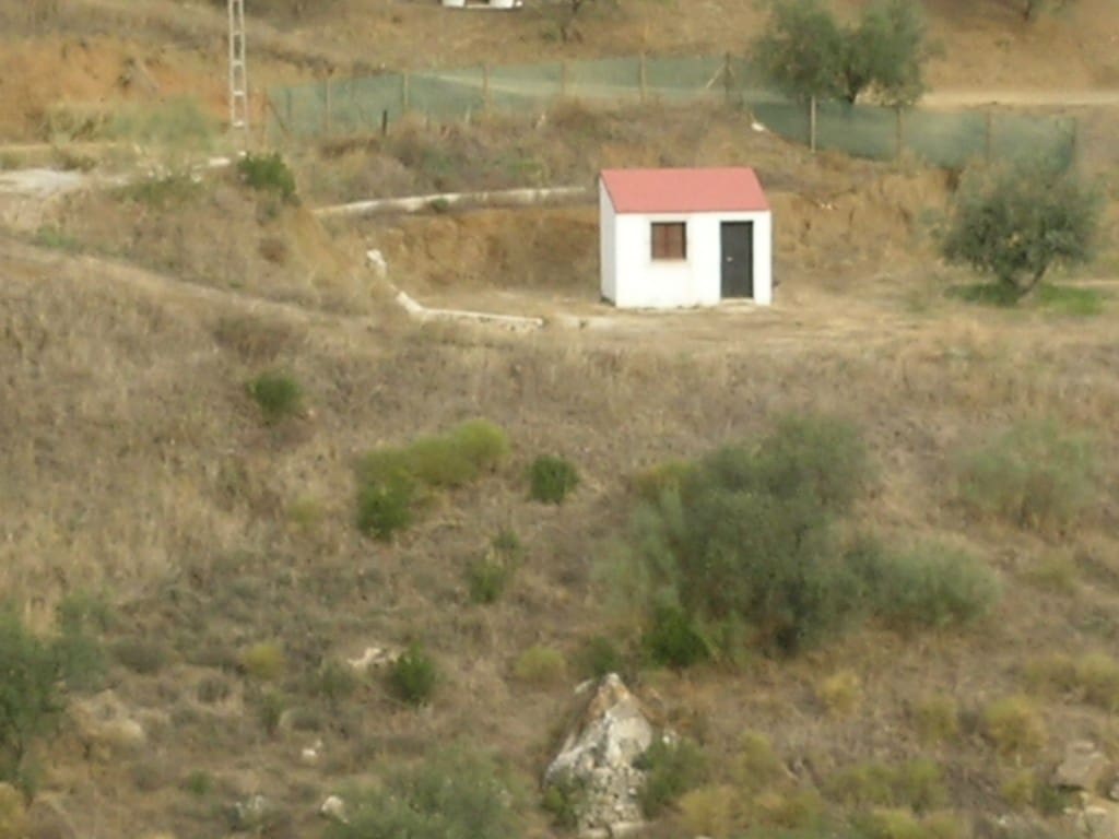 Grunde uden byggetilladelser til salg i Comares - € 25.000 (Ref: 1968384)