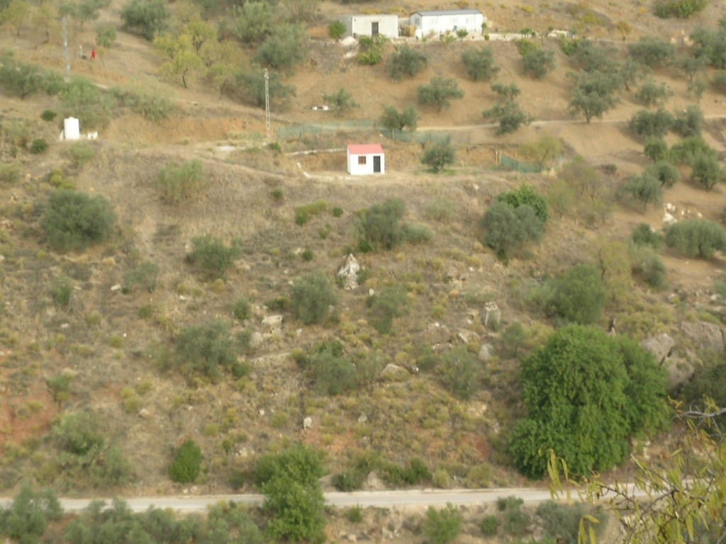 Grunde uden byggetilladelser til salg i Comares - € 25.000 (Ref: 1968384)