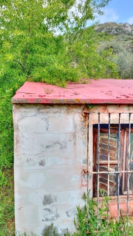 Grunde uden byggetilladelser til salg i Comares - € 25.000 (Ref: 1968384)