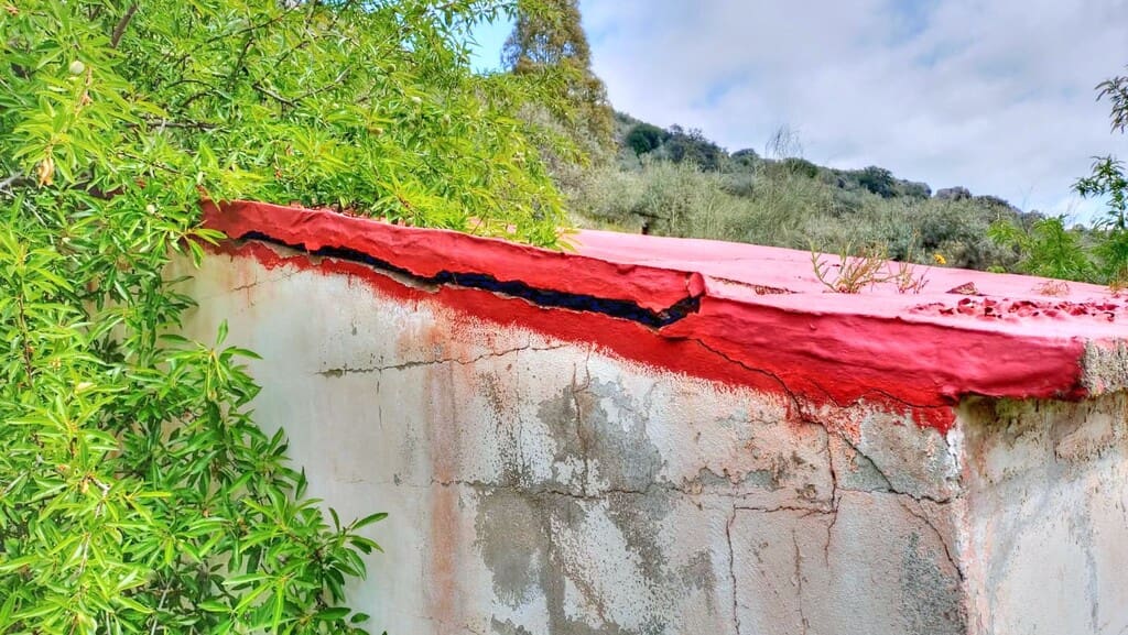 Grunde uden byggetilladelser til salg i Comares - € 25.000 (Ref: 1968384)