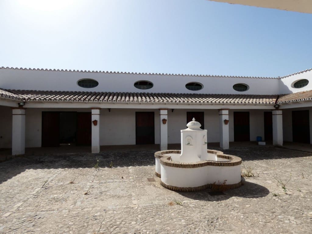 12 sovrum Finca/Hus på landet till salu i Almayate - 3 000 000 € (Ref: 3576715)