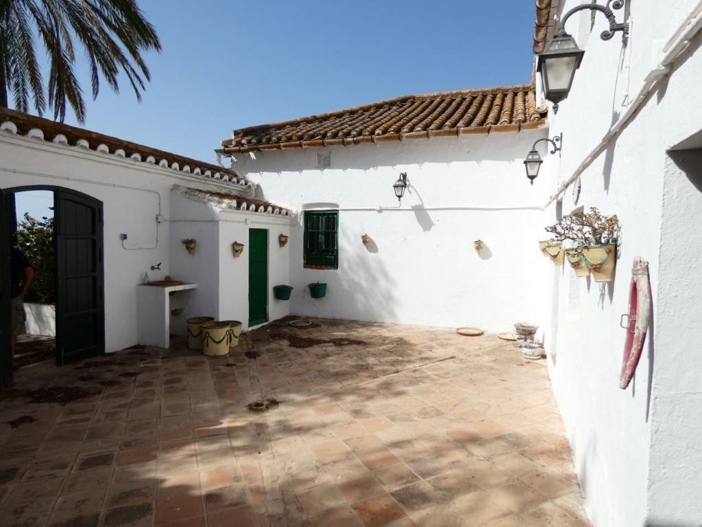 12 sovrum Finca/Hus på landet till salu i Almayate - 3 000 000 € (Ref: 3576715)