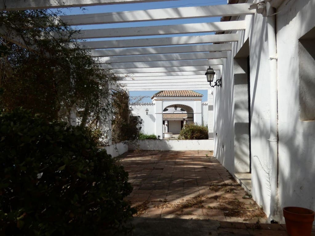 12 sovrum Finca/Hus på landet till salu i Almayate - 3 000 000 € (Ref: 3576715)