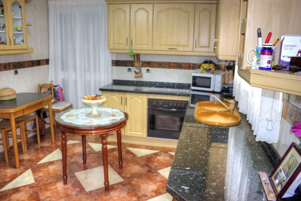 7 bedroom Townhouse for sale in Casarabonela - € 637,000 (Ref: 3577911)