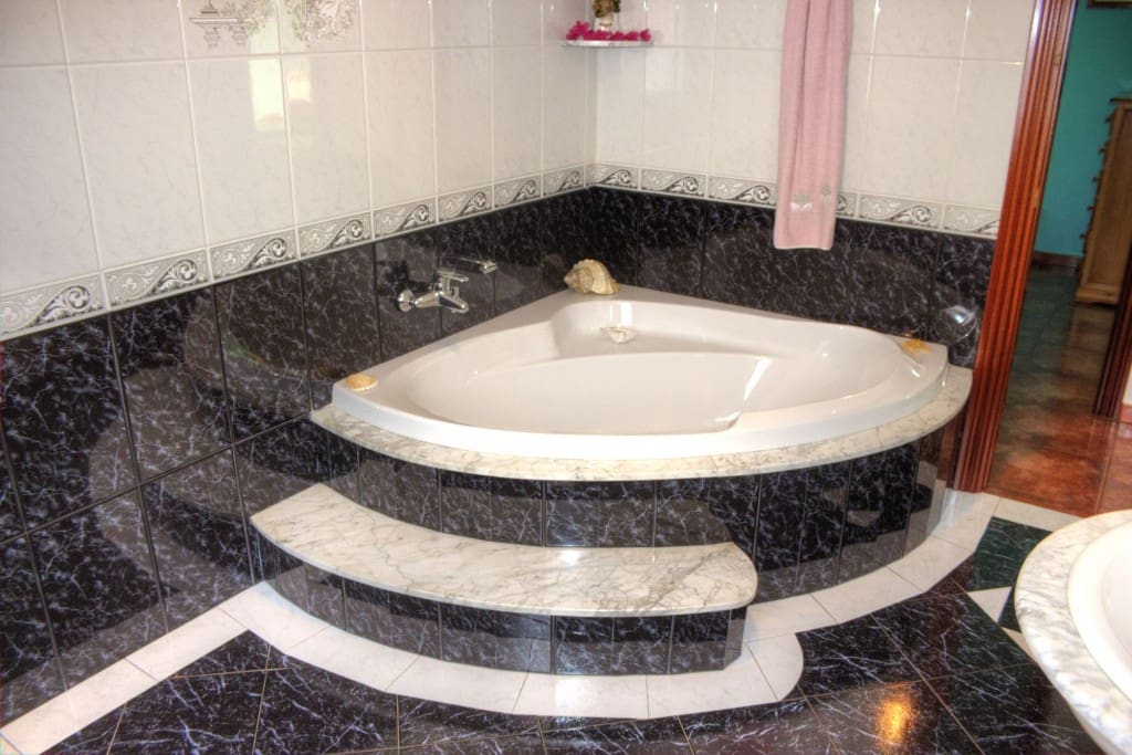 7 bedroom Townhouse for sale in Casarabonela - € 637,000 (Ref: 3577911)