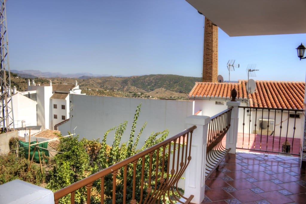 7 bedroom Townhouse for sale in Casarabonela - € 637,000 (Ref: 3577911)