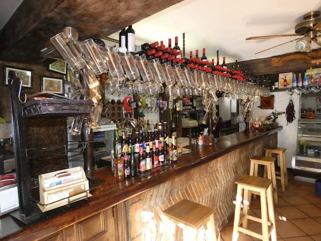 9 soverom Restaurant/Bar til salgs i Alcaucín - € 649 000 (Ref: 3771106)