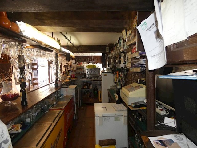 9 soverom Restaurant/Bar til salgs i Alcaucín - € 649 000 (Ref: 3771106)