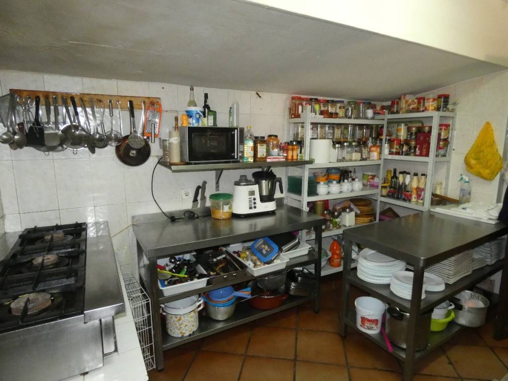 9 soverom Restaurant/Bar til salgs i Alcaucin - € 649 000 (Ref: 3771106)