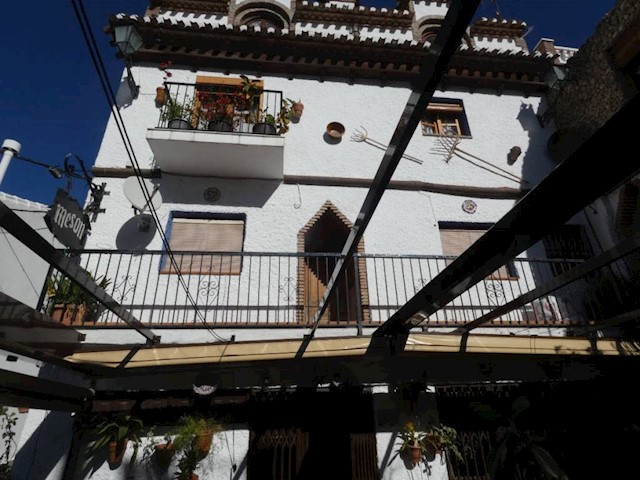 9 soverom Restaurant/Bar til salgs i Alcaucín - € 649 000 (Ref: 3771106)