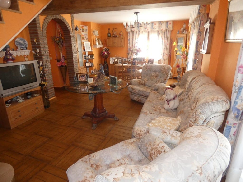 9 soverom Restaurant/Bar til salgs i Alcaucin - € 649 000 (Ref: 3771106)