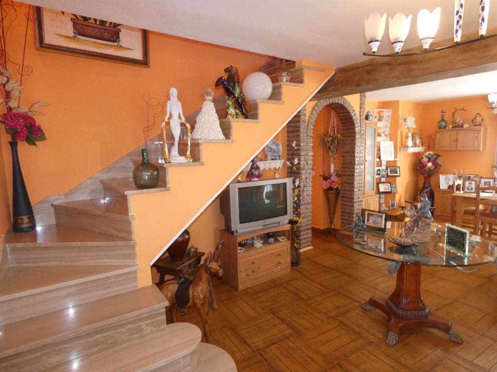 9 soverom Restaurant/Bar til salgs i Alcaucin - € 649 000 (Ref: 3771106)