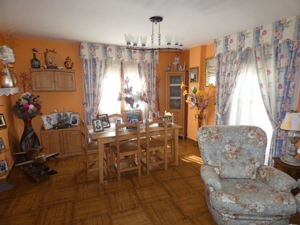 9 soverom Restaurant/Bar til salgs i Alcaucin - € 649 000 (Ref: 3771106)