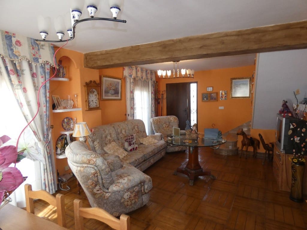 9 soverom Restaurant/Bar til salgs i Alcaucin - € 649 000 (Ref: 3771106)