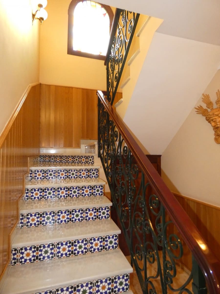 5 makuuhuone Huvila myytävänä paikassa Alhaurin de la Torre mukana uima-altaan 
autotalli - 850 000 € (Ref: 4235182)