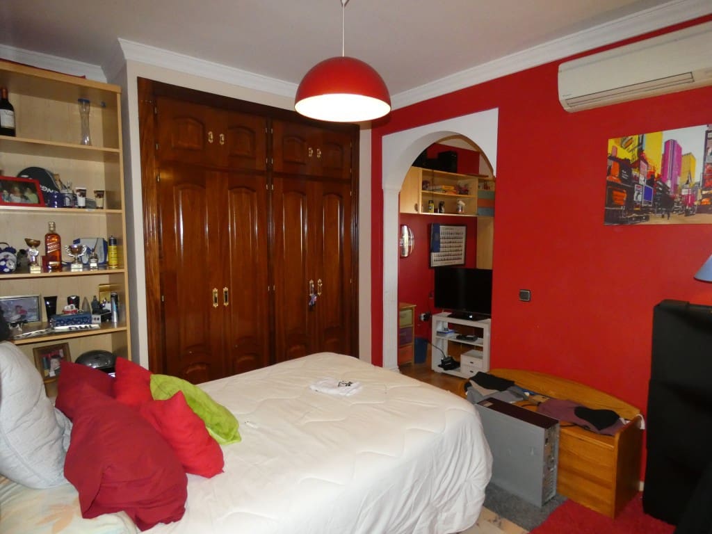 5 makuuhuone Huvila myytävänä paikassa Alhaurin de la Torre mukana uima-altaan 
autotalli - 850 000 € (Ref: 4235182)