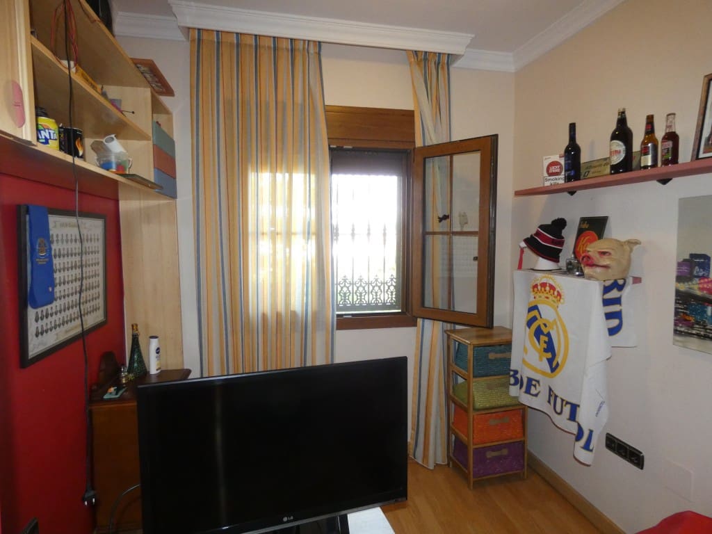 5 makuuhuone Huvila myytävänä paikassa Alhaurin de la Torre mukana uima-altaan 
autotalli - 850 000 € (Ref: 4235182)