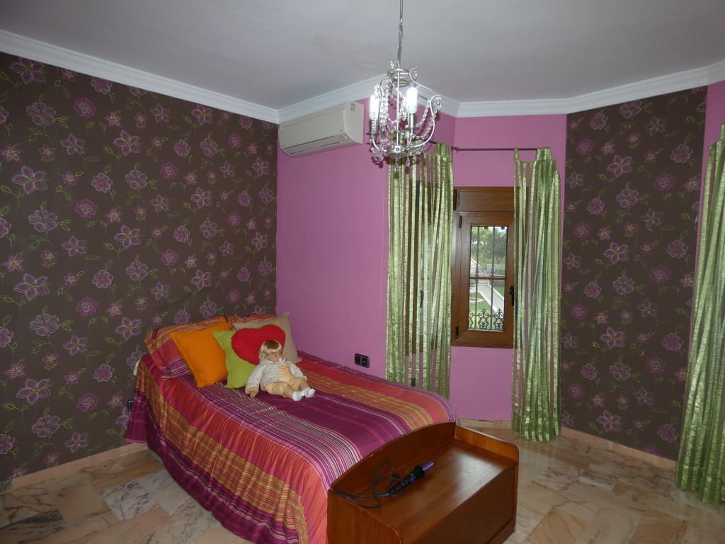 5 makuuhuone Huvila myytävänä paikassa Alhaurin de la Torre mukana uima-altaan 
autotalli - 850 000 € (Ref: 4235182)