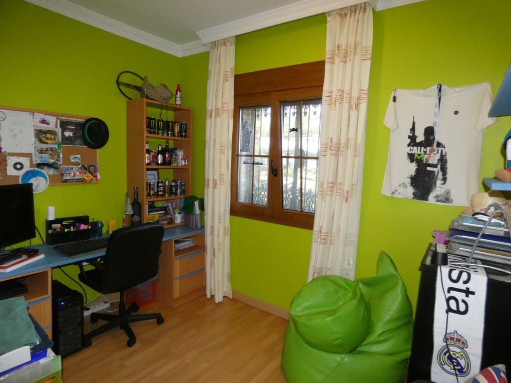 5 makuuhuone Huvila myytävänä paikassa Alhaurin de la Torre mukana uima-altaan 
autotalli - 850 000 € (Ref: 4235182)