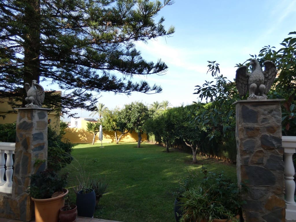 5 makuuhuone Huvila myytävänä paikassa Alhaurin de la Torre mukana uima-altaan 
autotalli - 850 000 € (Ref: 4235182)