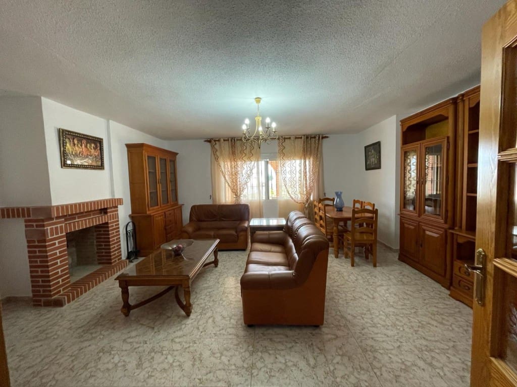 3 slaapkamer Flat te huur in Chilches met zwembad - € 1.050 (Ref: 4314395)