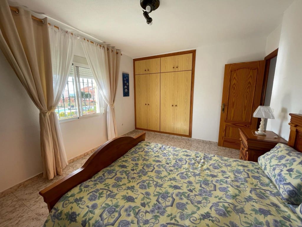 3 slaapkamer Flat te huur in Chilches met zwembad - € 1.050 (Ref: 4314395)