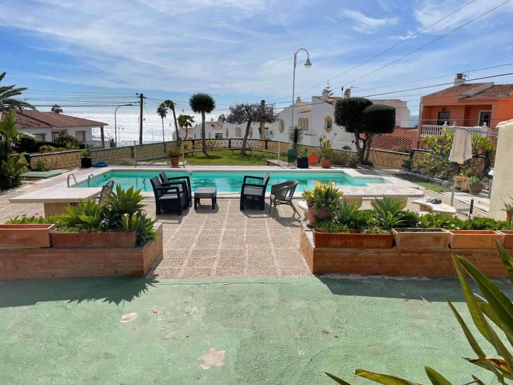 3 slaapkamer Flat te huur in Chilches met zwembad - € 1.050 (Ref: 4314395)